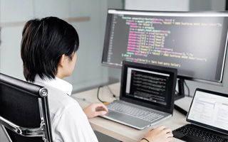 齐河 api php源码,下载的php源码怎么运行呢？